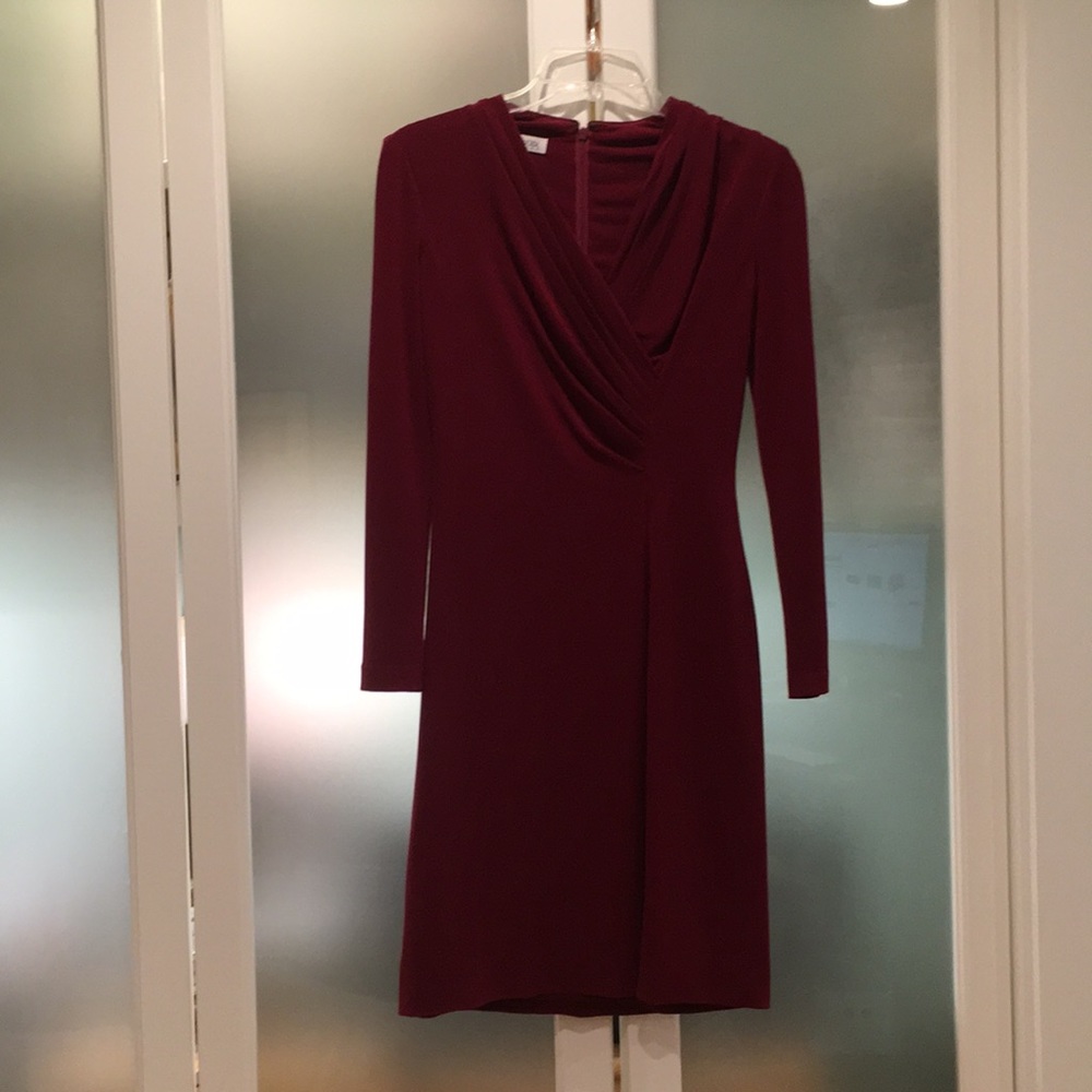 Kay Unger Long sleeve ruched sheath dress